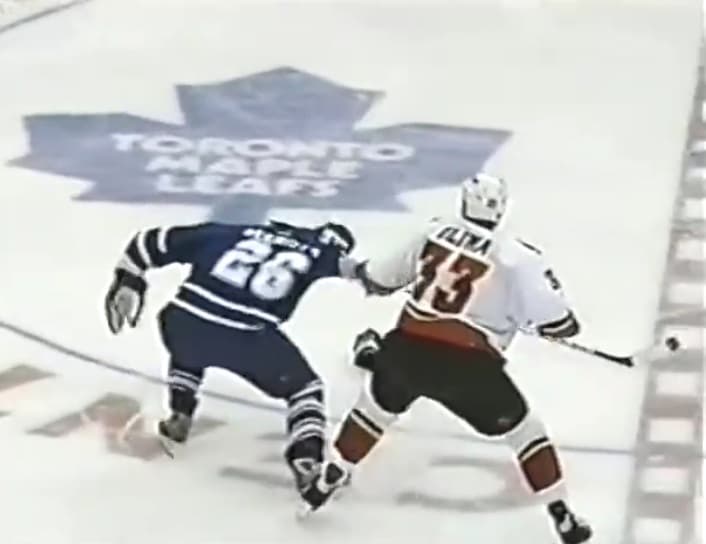 K. Oliwa (CGY) vs. N. Perrott (TOR)