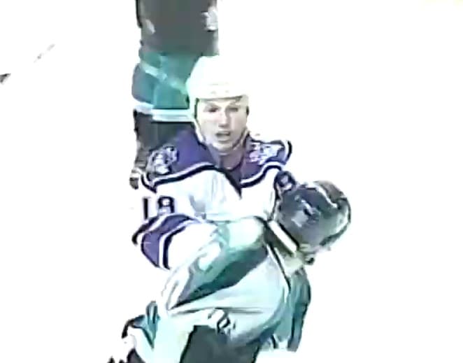 S. Avery (LAK) vs. M. Smith (SJS)