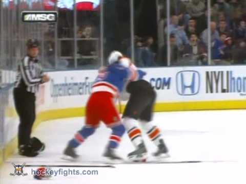 S. Hartnell (PHI) vs. S. Avery (NYR)