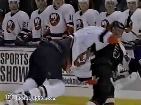 J. Roenick (PHI) vs. R. Hamrlik (NYI)