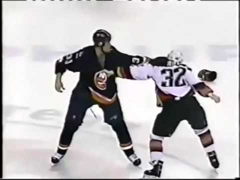 E. Cairns (NYI) vs. R. Ray (BUF)