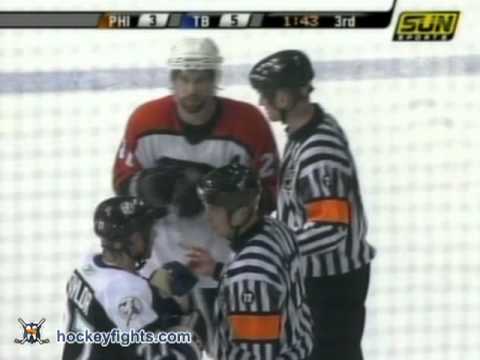 D. Gauthier (PHI) vs. V. Lecavalier (TBL)