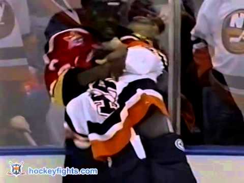 P. Worrell (FLA) vs. E. Godard (NYI)