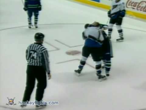 C. Clark (WAS) vs. K. Bieksa (VAN)