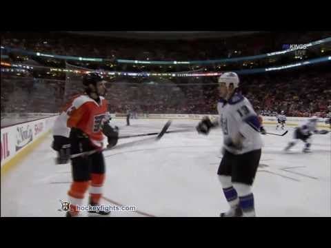 K. Clifford (LAK) vs. D. Carcillo (PHI)