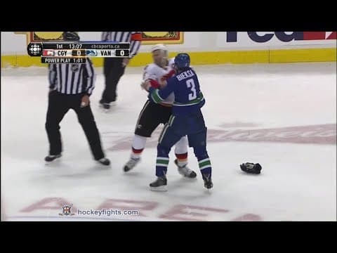 M. Giordano (CAL) vs. K. Bieksa (VAN)