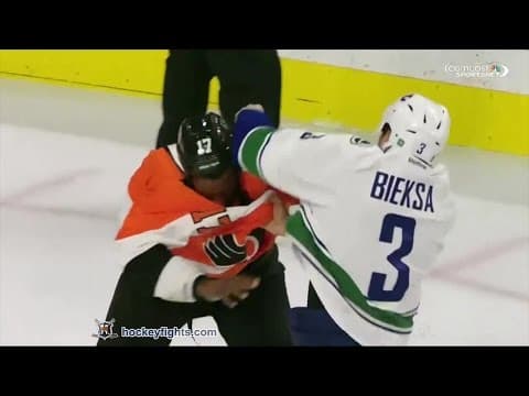 K. Bieksa (VAN) vs. W. Simmonds (PHI)