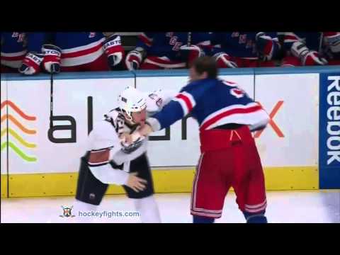 S. MacIntyre (EDM) vs. D. Boogaard (NYR)