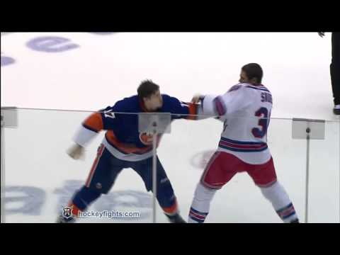 M. Sauer (NYR) vs. M. Martin (NYI)