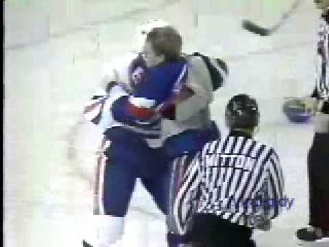 A. Kerr (NYI) vs. D. Halward (EDM)