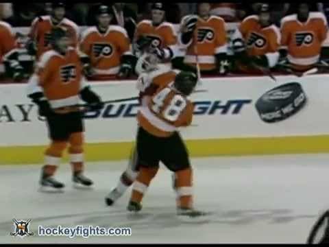 K. Turris (OTT) vs. D. Briere (PHI)