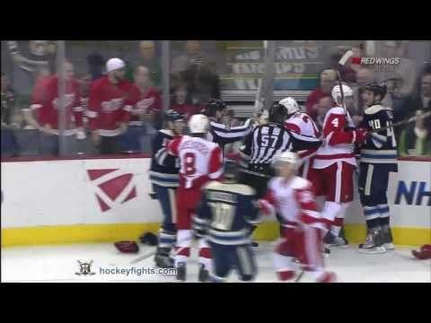 D. Miller (DET) vs. D. MacKenzie (CBJ)