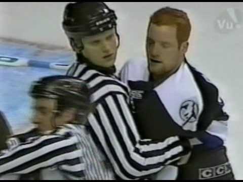 G. Dwyer (TBL) vs. S. Walker (NSH)