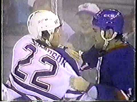 C. Loiselle (NYI) vs. C. MacTavish (EDM)