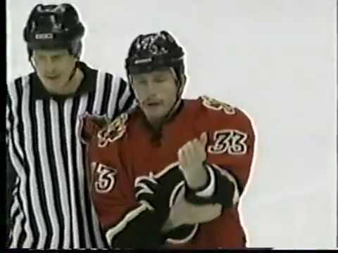 J. McKenzie (NSH) vs. K. Oliwa (CAL)