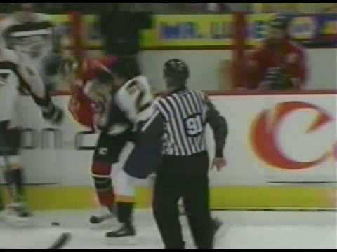 S. Walker (NSH) vs. C. Kobasew (CAL)