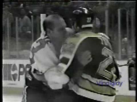 R. Tocchet (BOS) vs. A. Iafrate (SJS)