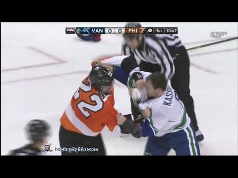 Z. Kassian (VAN) vs. L. Schenn (PHI)