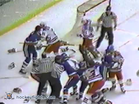 K. Hrudey (NYI) vs. J. Vanbiesbrouck (NYR)