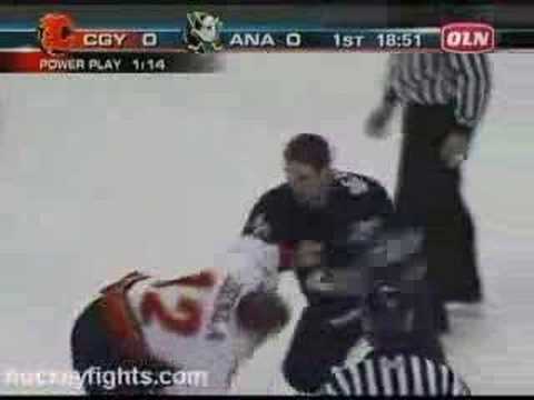 J. Iginla (CAL) vs. F. Beauchemin (ANA)