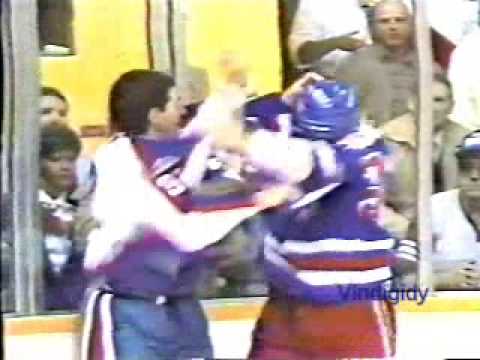 M. Petit (NYR) vs. R. Neufeld (WPG)