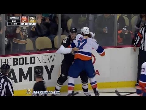 M. Martin (NYI) vs. R. Bortuzzo (PIT)