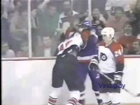 A. Kerr (NYI) vs. R. Sutter (PHI)