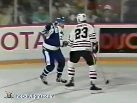 K. McClelland (TOR) vs. S. Grimson (CHI)