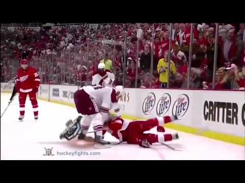 D. Morris (ARI) vs. J. Abdelkader (DET)