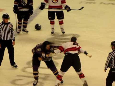 K. Westgarth (MCR) vs. S. Fletcher (PRO)