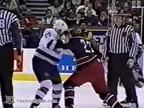 L. Richardson (CBJ) vs. D. Langdon (VAN)