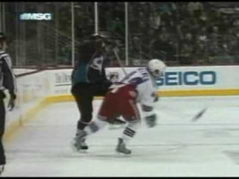 R. Hollweg (NYR) vs. I. Laperriere (COL)