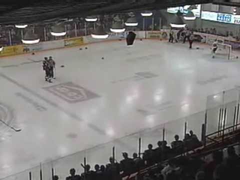 D. Dziurzynski (SAS) vs. C. Scott (MJW)