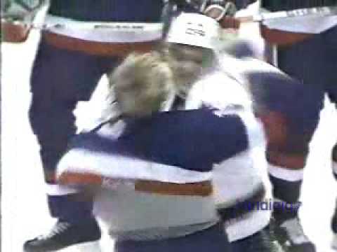 A. Kerr (NYI) vs. K. Baumgartner (LAK)