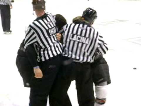 T. McReynolds (GBG) vs. B. Bollig (LIS)