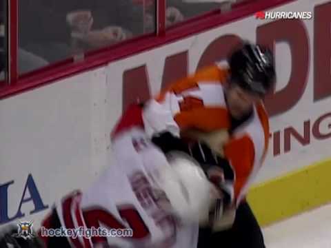 T. Kostopoulos (CAR) vs. I. Laperriere (PHI)