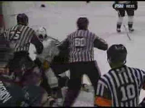 P. Gaustad (BUF) vs. T. Bertuzzi (ANA)