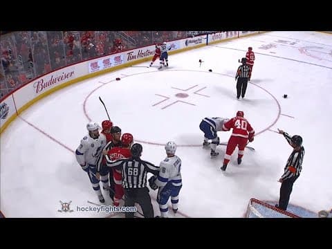 Y. Gourde (TBL) vs. T. Tatar (DET)