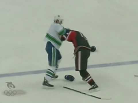 K. Bieksa (VAN) vs. S. Donovan (OTT)