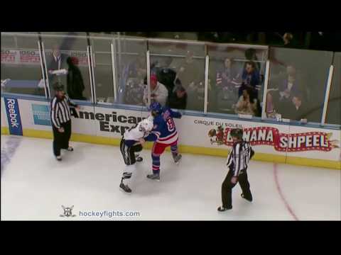 M. Walker (TBL) vs. B. Prust (NYR)