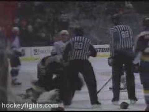 D. Armstrong (LAK) vs. V. Fiddler (NSH)