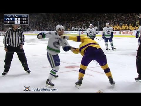 D. Dorsett (VAN) vs. B. McNabb (LAK)