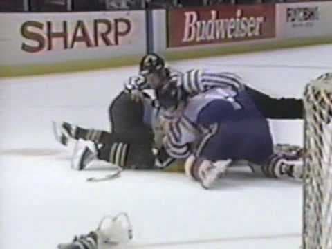 U. Samuelsson (PIT) vs. D. Hunter (WAS)