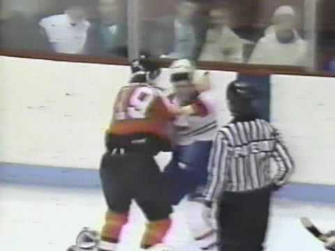 S. Mellanby (PHI) vs. C. Nilan (MON)