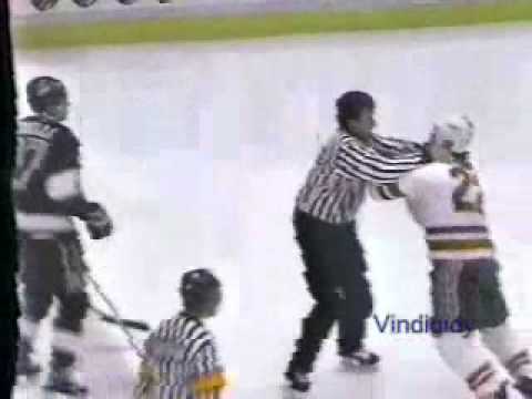 R. Blake (LAK) vs. L. Boschman (NJD)