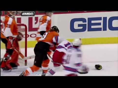 S. Avery (NYR) vs. S. Hartnell (PHI)