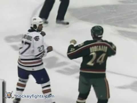 G. Laraque (EDM) vs. D. Boogaard (MIN)