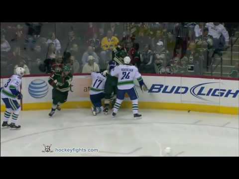 D. Hordichuk (VAN) vs. D. Boogaard (MIN)