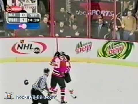 J. McKenzie (NJD) vs. L. Richardson (PHI)