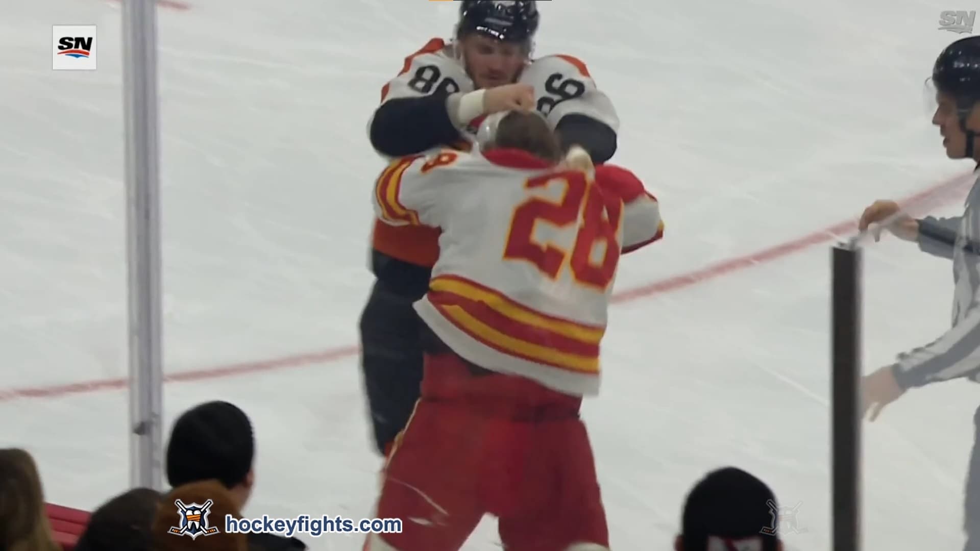 E. Lindholm (CGY) vs. J. Farabee (PHI)